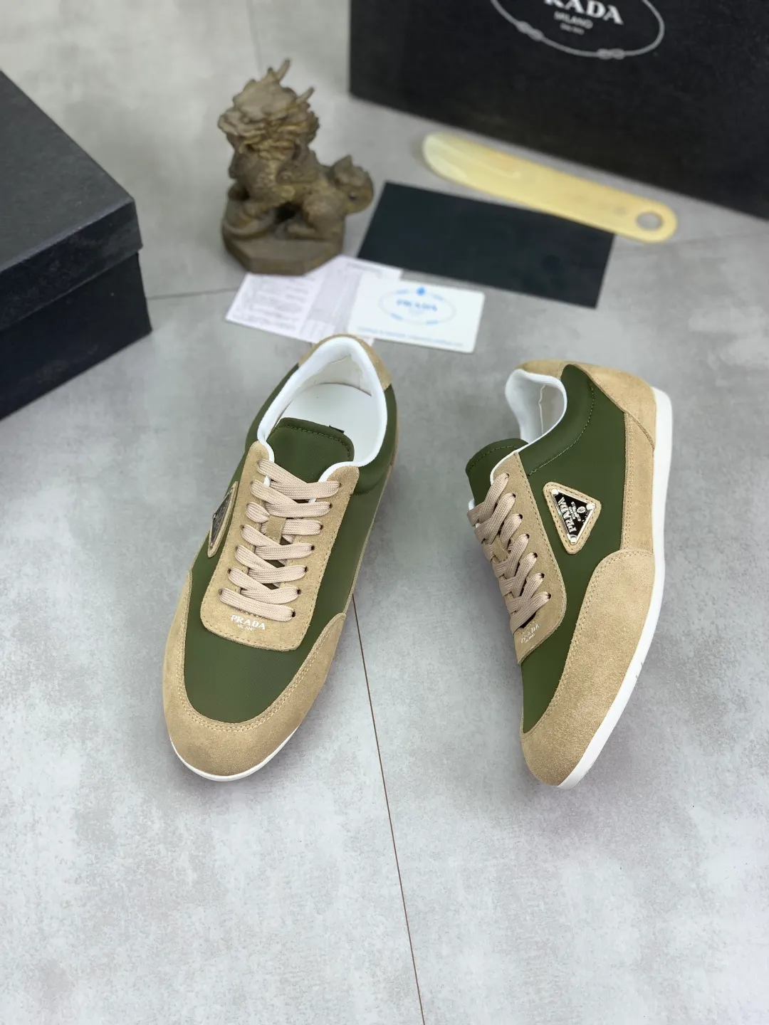 Men's Men's Shoes💰P440💰[New Style] The latest classic model of high-quality PRADA breathable and comfortable men's shoes has been launched on the official website in 1:1 reproduction, synchronized in Hong Kong counters and on the same catwalk; all made of calfskin with breathable mesh fabric ➕Imported soft and comfortable sheep Leather lining, 🍡🍡original 1:1 rubber outsole, non-slip and wear-resistant; comfortable to wear, attractive style, fine workmanship, and simple and neat shoe last, showing a man's courage and toughness, 👍size 38 to 44; 4️⃣colors🉑️ to choose from